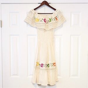 100% Cotton Made In Mexico XS Vintage Floral Embroidered Bohemian Peasant Dress